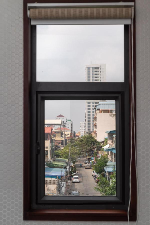 La Chronique Hotel Phnom Penh Exterior foto